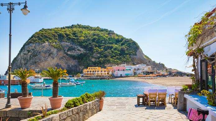 Le 15 Spiagge Piu Belle Di Napoli E Dintorni Costa Crociere