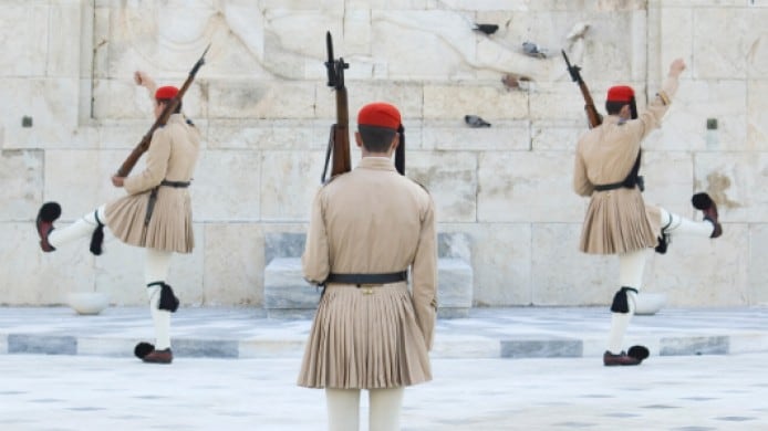 A Che Ora C è Il Cambio Della Guardia